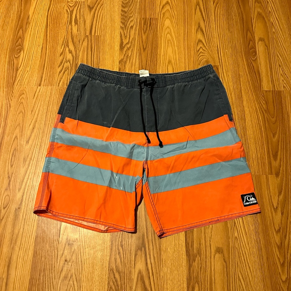 Quicksilver Men’s XL Swim Trunks